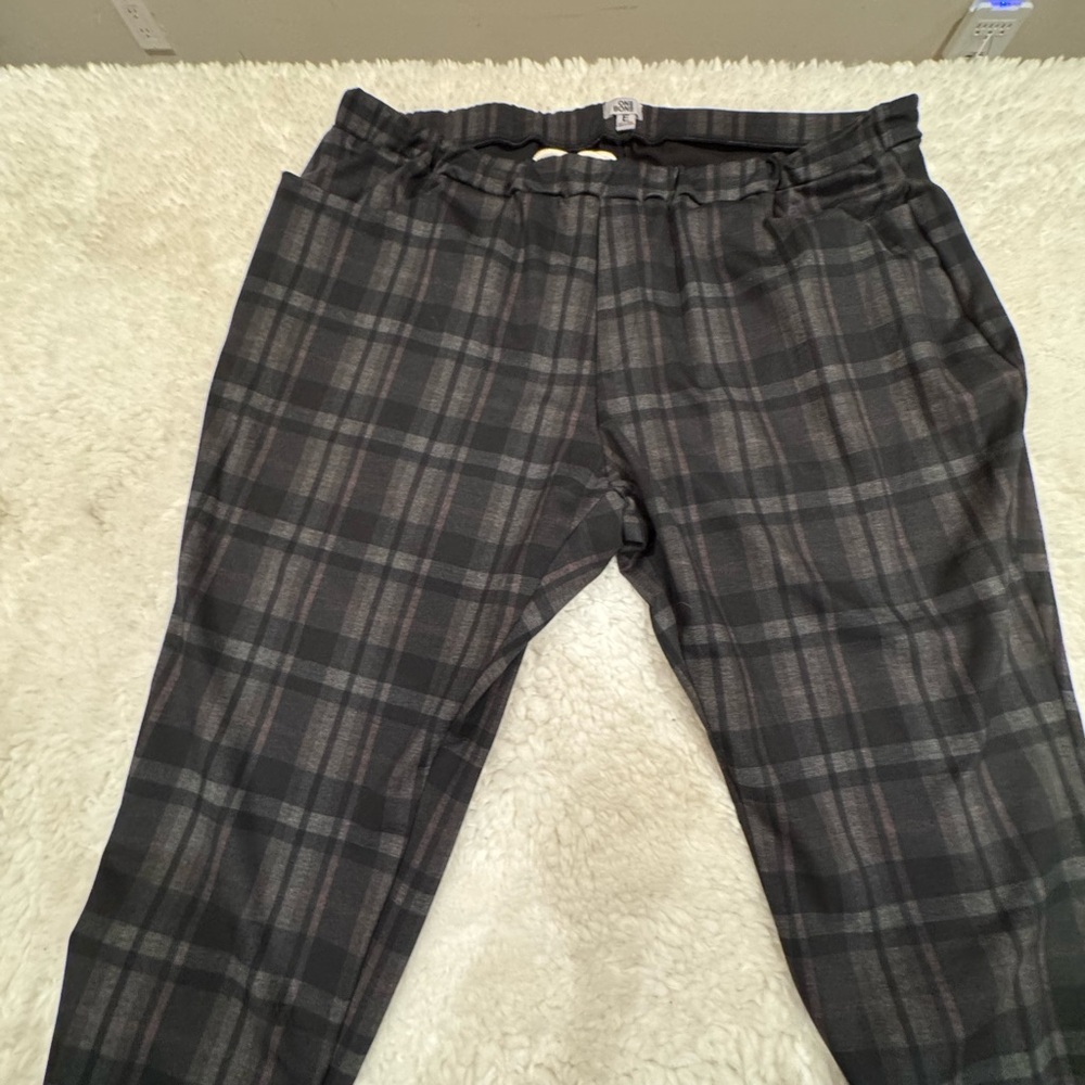 ONE BONE Men's Gray Plaid Pants never worn!
